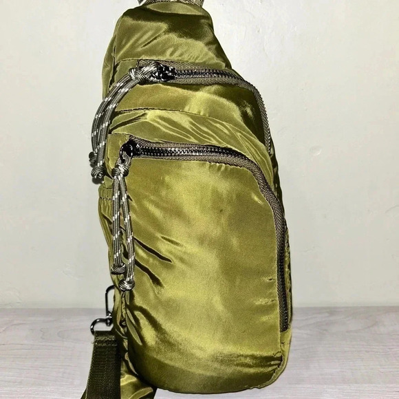 URBAN EXPRESSIONS NYLON PARC Sling Dual Entry Bungee Cord Backpack. Olive green! - Picture 3 of 7